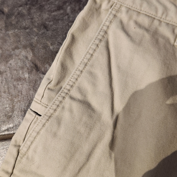 Dockers Men's Cream Flat Front Shorts - Picture 5 of 7